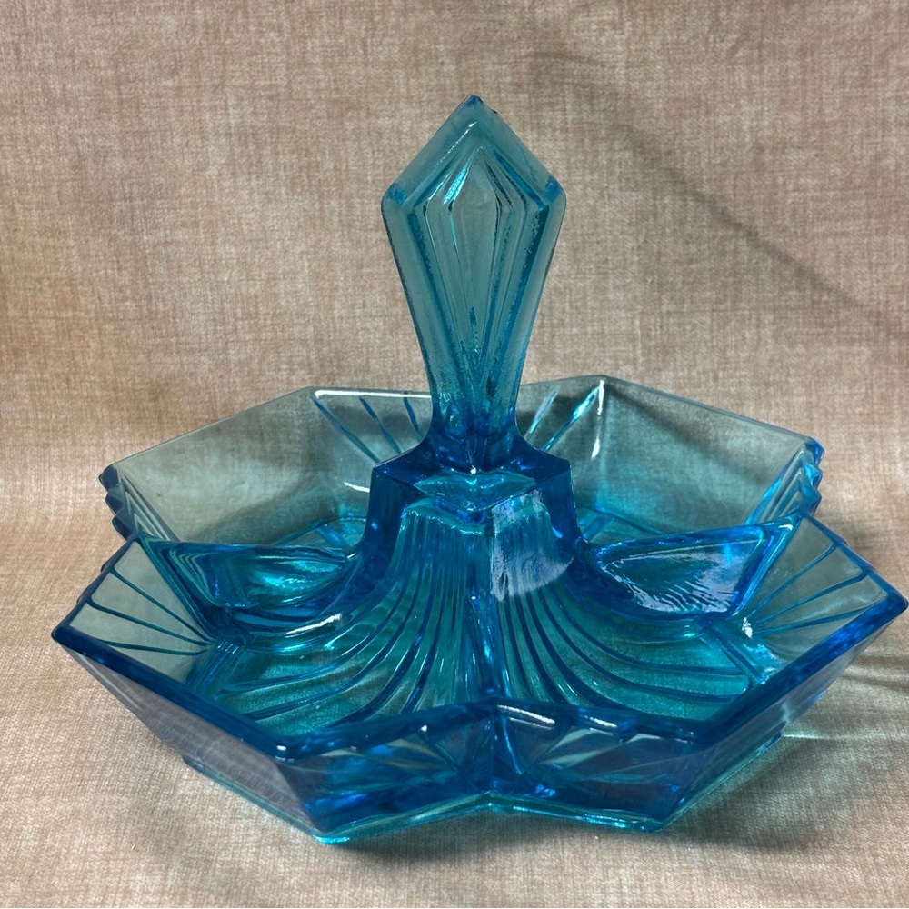 Indiana Glass Pyramid Blue Four-Part Relish Dish w/ Handle (circa 1974 - 1975)
